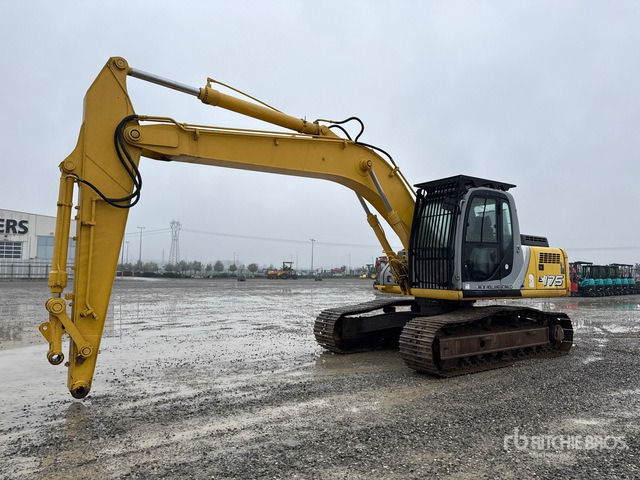 2006 New Holland E175 Tracked Excavator - حفار زاحف: صورة 1 2006 New Holland E175 Tracked Excavator - حفار زاحف: صورة 1