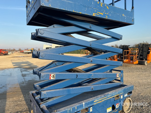 2008 Haulotte Compact12 Electric Scissor Lift - مرفاع مقصي: صورة 4 2008 Haulotte Compact12 Electric Scissor Lift - مرفاع مقصي: صورة 4