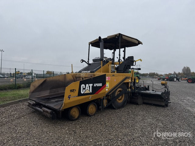 2010 Cat AP600D Wheel Asphalt Paver - راصف أسفلت: صورة 1 2010 Cat AP600D Wheel Asphalt Paver - راصف أسفلت: صورة 1