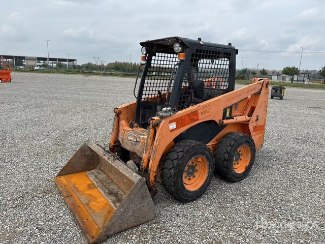 2012 Komatsu SK714-2 High Flow Skid Steer Loader - شيول صغير: صورة 1 2012 Komatsu SK714-2 High Flow Skid Steer Loader - شيول صغير: صورة 1