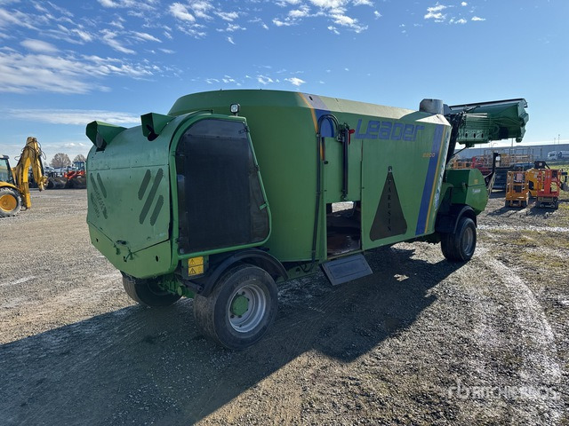 2013 Faresin Leader 220 TMRV52 Self-Propelled Feed Wagon - عربة خلط الأعلاف: صورة 3 2013 Faresin Leader 220 TMRV52 Self-Propelled Feed Wagon - عربة خلط الأعلاف: صورة 3