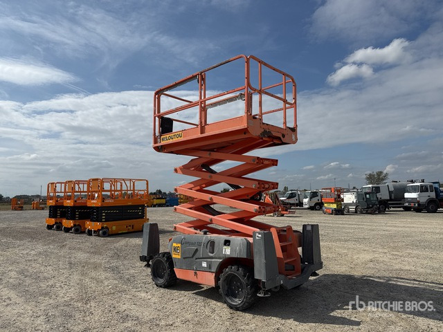 2015 Haulotte Compact12DX Diesel Scissor Lift - مرفاع مقصي: صورة 4 2015 Haulotte Compact12DX Diesel Scissor Lift - مرفاع مقصي: صورة 4