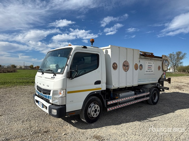 2015 Mitsubishi Fuso Canter 7C15 Van Truck - شاحنة قمامة: صورة 1 2015 Mitsubishi Fuso Canter 7C15 Van Truck - شاحنة قمامة: صورة 1