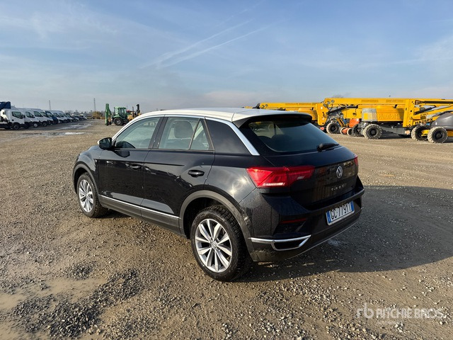2020 Volkswagen T-Roc 1.5 TSI ACT BUSINESS DSG SUV - سيارة دفع رباعي: صورة 2 2020 Volkswagen T-Roc 1.5 TSI ACT BUSINESS DSG SUV - سيارة دفع رباعي: صورة 2