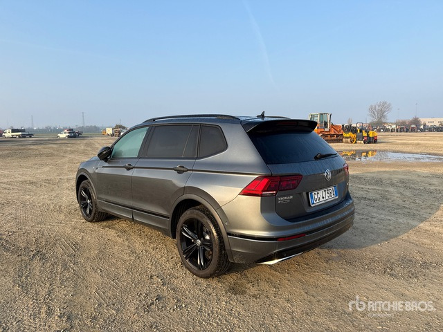 2021 Volkswagen Tiguan ALLSPACE 2.0 TDI SCR 147KW ADVA ... SUV - سيارة دفع رباعي: صورة 2 2021 Volkswagen Tiguan ALLSPACE 2.0 TDI SCR 147KW ADVA ... SUV - سيارة دفع رباعي: صورة 2