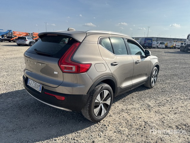 2022 Volvo XC40 T4 PLUG-IN HYBRID AUTO RECH INS ... SUV - سيارة دفع رباعي: صورة 3 2022 Volvo XC40 T4 PLUG-IN HYBRID AUTO RECH INS ... SUV - سيارة دفع رباعي: صورة 3