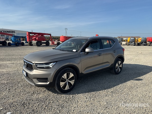 2022 Volvo XC40 T4 PLUG-IN HYBRID AUTO RECH INS ... SUV - سيارة دفع رباعي: صورة 2 2022 Volvo XC40 T4 PLUG-IN HYBRID AUTO RECH INS ... SUV - سيارة دفع رباعي: صورة 2