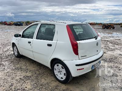 FIAT PUNTO - سيارة: صورة 2 FIAT PUNTO - سيارة: صورة 2