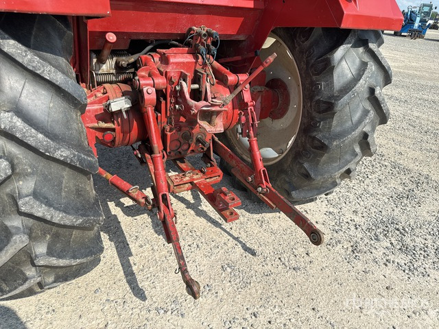 Iternational 955 Trattore agricolo 4RM - جرار: صورة 5 Iternational 955 Trattore agricolo 4RM - جرار: صورة 5