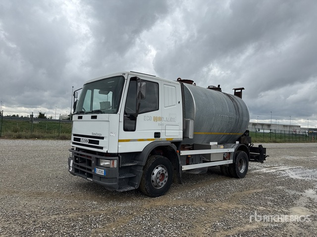 Iveco Eurocargo 150E27 Autocarro distribuzione asfalto - موزع الأسفلت: صورة 1 Iveco Eurocargo 150E27 Autocarro distribuzione asfalto - موزع الأسفلت: صورة 1