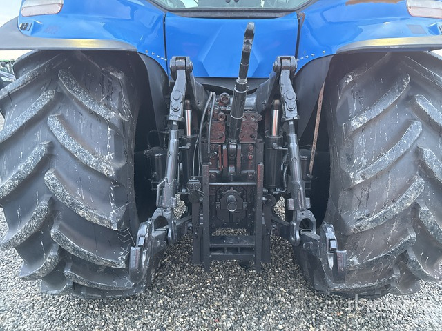 New Holland 8040 4WD Tractor - جرار: صورة 4 New Holland 8040 4WD Tractor - جرار: صورة 4