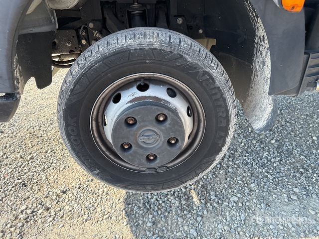 Nissan Cabstar Piattaforma autocarrata - منصة محمولة مثبتة على الشاحنة: صورة 5 Nissan Cabstar Piattaforma autocarrata - منصة محمولة مثبتة على الشاحنة: صورة 5