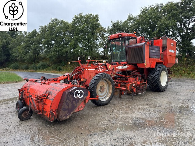 1998 Matrot M41H Self-Propelled 6 Row Machine A ... Sugar Beet Harvester - حصادة شمندر: صورة 2 1998 Matrot M41H Self-Propelled 6 Row Machine A ... Sugar Beet Harvester - حصادة شمندر: صورة 2