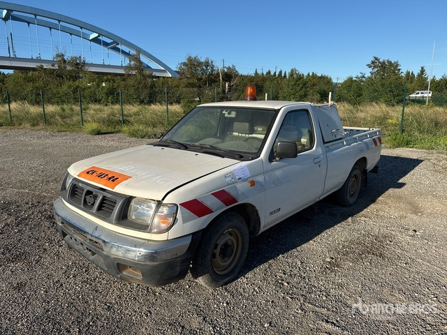 2001 Nissan 4x2 Pickup - شاحنة البيك أب: صورة 1 2001 Nissan 4x2 Pickup - شاحنة البيك أب: صورة 1