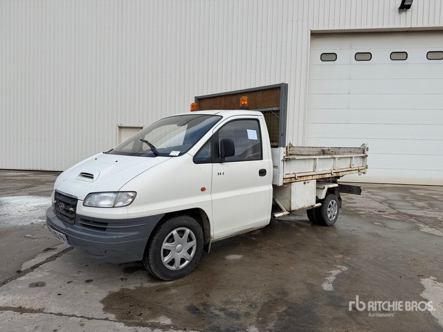 2006 Hyundai H1 Camion Benne Dump Truck: Light Duty - شاحنة قلاب: صورة 1 2006 Hyundai H1 Camion Benne Dump Truck: Light Duty - شاحنة قلاب: صورة 1
