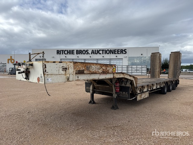 2007 Castera SRPE 53 Tri/A Semi-Remorque Porte-Engin ... Lowboy Trailer - نصف مقطورة بلودر منخفض: صورة 2 2007 Castera SRPE 53 Tri/A Semi-Remorque Porte-Engin ... Lowboy Trailer - نصف مقطورة بلودر منخفض: صورة 2