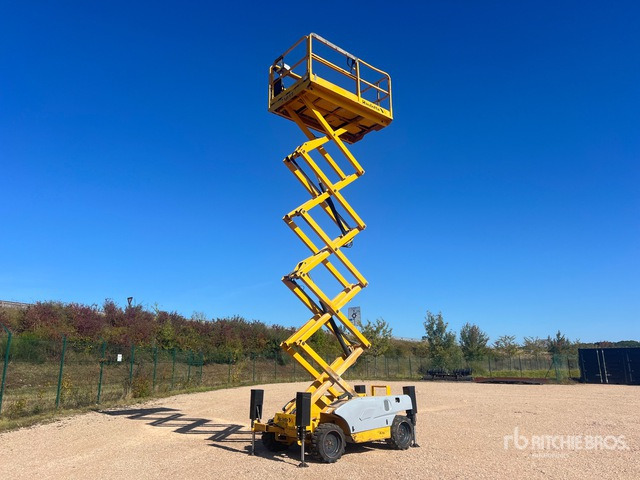 2007 Haulotte Compact 12DX 4x4 Nacelle Ciseaux Scissor Lift - مرفاع مقصي: صورة 3 2007 Haulotte Compact 12DX 4x4 Nacelle Ciseaux Scissor Lift - مرفاع مقصي: صورة 3