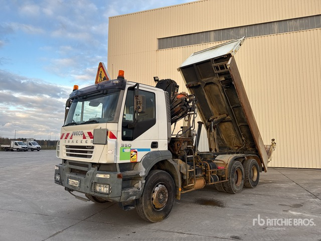 2007 Iveco Trakker 350 2005 Hiab 122B-2CL 3800 kg on 6 ... Dump Truck with Crane - شاحنة قلاب: صورة 2 2007 Iveco Trakker 350 2005 Hiab 122B-2CL 3800 kg on 6 ... Dump Truck with Crane - شاحنة قلاب: صورة 2