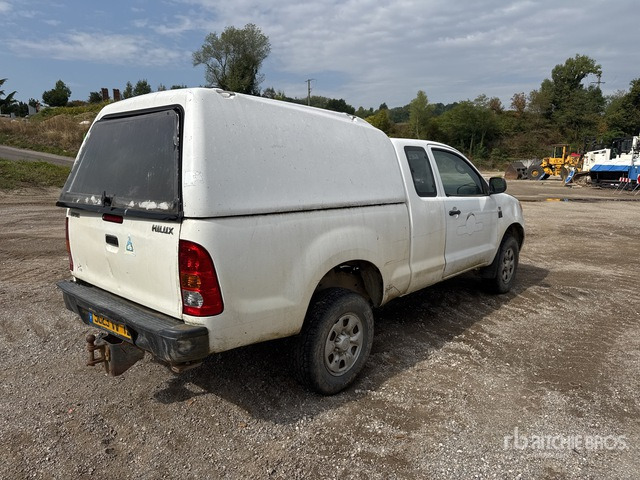 2007 Toyota Hilux 4x4 Crew Cab (Inoperable) Pickup - شاحنة البيك أب: صورة 3 2007 Toyota Hilux 4x4 Crew Cab (Inoperable) Pickup - شاحنة البيك أب: صورة 3
