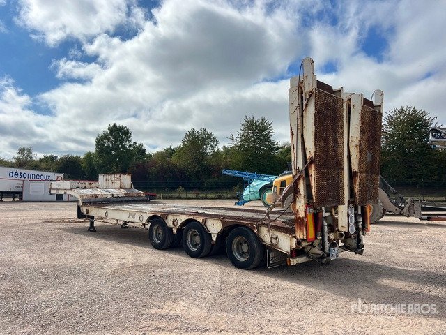 2008 Castera 3SS34T Remorque Porte-Engins 3 Essieux ... Lowboy Trailer - نصف مقطورة بلودر منخفض: صورة 3 2008 Castera 3SS34T Remorque Porte-Engins 3 Essieux ... Lowboy Trailer - نصف مقطورة بلودر منخفض: صورة 3