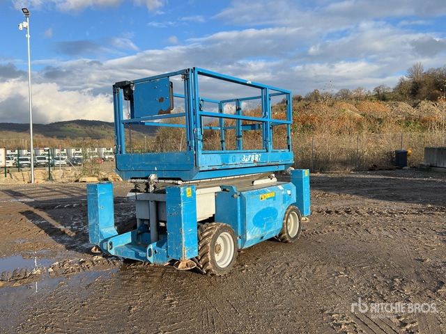 2008 Genie GS-3268 4x4 Diesel Nacelle Ciseau Scissor Lift - مرفاع مقصي: صورة 1 2008 Genie GS-3268 4x4 Diesel Nacelle Ciseau Scissor Lift - مرفاع مقصي: صورة 1