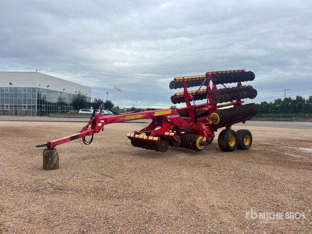 2009 Vaderstad Carrier 650 6.5 m Semi-Mount Dechaumeur A D ... Disc Harrow - مسفلة قرصية: صورة 2 2009 Vaderstad Carrier 650 6.5 m Semi-Mount Dechaumeur A D ... Disc Harrow - مسفلة قرصية: صورة 2
