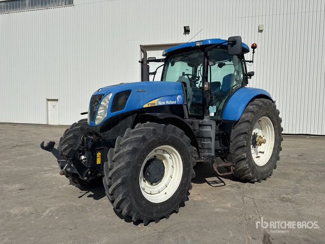 2010 New Holland T7050 AutoCommand 4x4 Tracteur Agricole 4WD Tractor - جرار: صورة 2 2010 New Holland T7050 AutoCommand 4x4 Tracteur Agricole 4WD Tractor - جرار: صورة 2