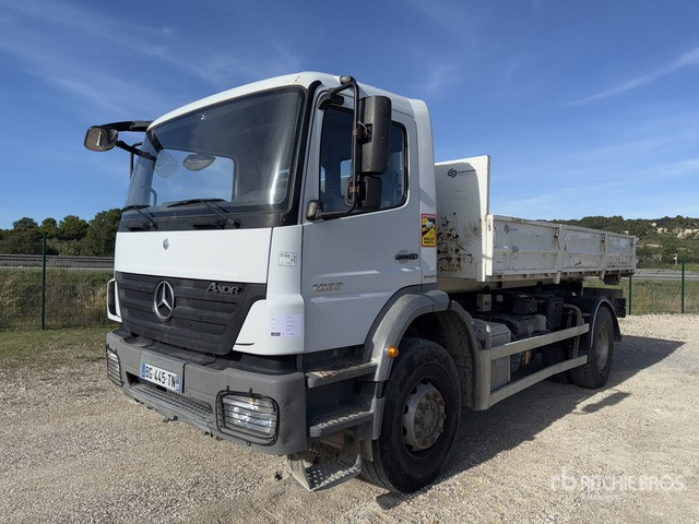 2011 Mercedes-Benz Axor 1833 Camion Amplirol Roll-Off Truck - شاحنة برافعة خطافية: صورة 1 2011 Mercedes-Benz Axor 1833 Camion Amplirol Roll-Off Truck - شاحنة برافعة خطافية: صورة 1