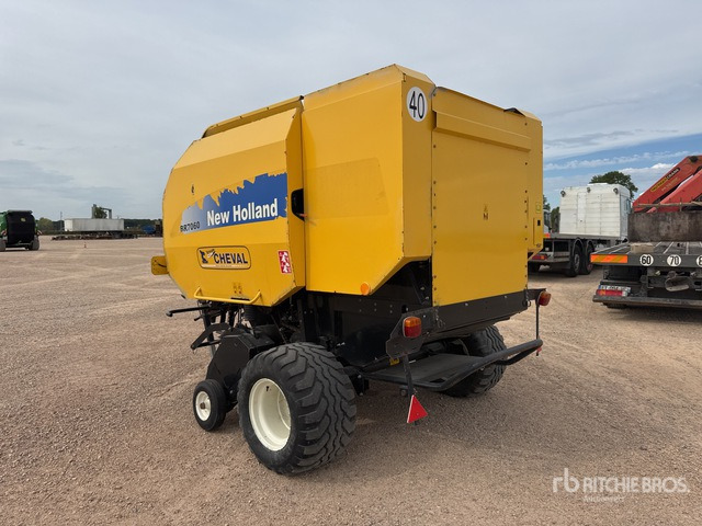 2011 New Holland BR7060 Presse A Balles Rondes Round Baler - آلة بالات دائرية: صورة 3 2011 New Holland BR7060 Presse A Balles Rondes Round Baler - آلة بالات دائرية: صورة 3