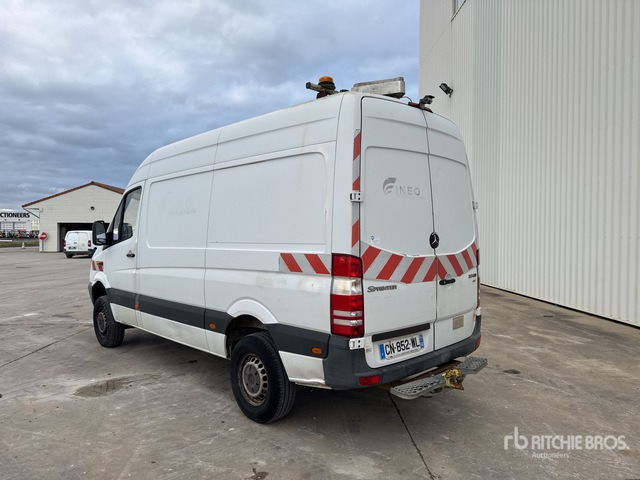 2012 Mercedes Benz Sprinter 313 CDI 4x4 Vehicule Utilitaire Cargo Van - شاحنة توصيل مغلقة: صورة 2 2012 Mercedes Benz Sprinter 313 CDI 4x4 Vehicule Utilitaire Cargo Van - شاحنة توصيل مغلقة: صورة 2