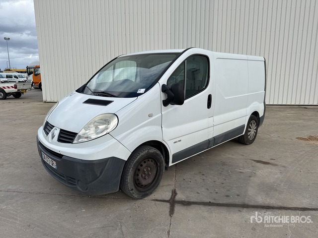 2012 Renault Trafic dCi115 Vehicule Utilitaire Cargo Van - فان المدمجة: صورة 2 2012 Renault Trafic dCi115 Vehicule Utilitaire Cargo Van - فان المدمجة: صورة 2