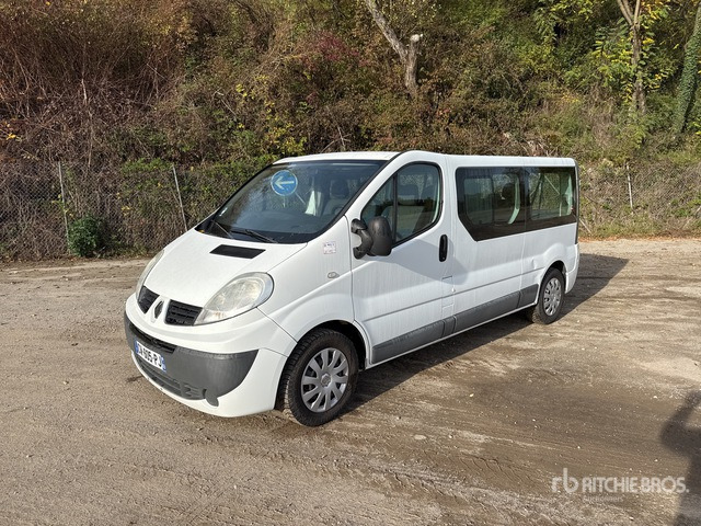 2013 Renault Trafic Minibus Minivan - ميكروباص: صورة 1 2013 Renault Trafic Minibus Minivan - ميكروباص: صورة 1