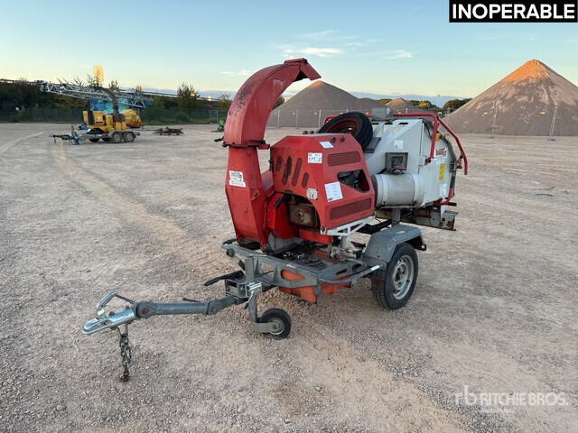 2014 Bugnot 55 BVN56 Broyeur A Vegetaux (Inoperable) Wood Chipper - قاطعة الأخشاب: صورة 2 2014 Bugnot 55 BVN56 Broyeur A Vegetaux (Inoperable) Wood Chipper - قاطعة الأخشاب: صورة 2