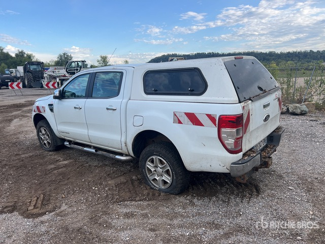 2015 Ford Ranger 2.2 Limited 4x4 Dual Cab (Inoperable) Pickup - شاحنة البيك أب: صورة 3 2015 Ford Ranger 2.2 Limited 4x4 Dual Cab (Inoperable) Pickup - شاحنة البيك أب: صورة 3