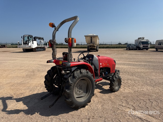 2015 Kubota STW34R 4WD Tracteur Utilitaire (Inoper ... Utility Tractor - جرار صغير: صورة 3 2015 Kubota STW34R 4WD Tracteur Utilitaire (Inoper ... Utility Tractor - جرار صغير: صورة 3