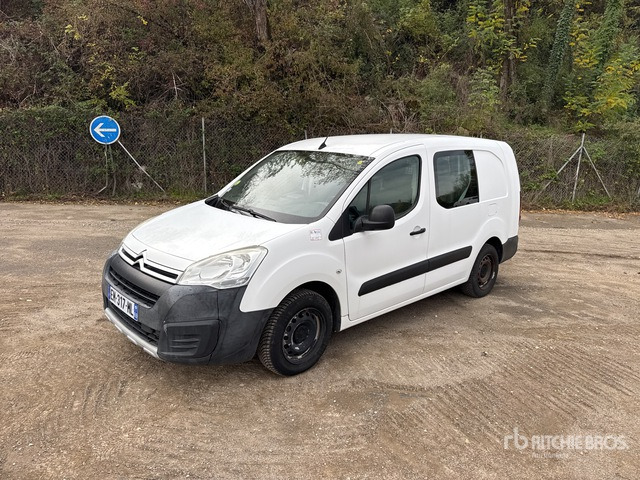 2017 Citroen Berlingo Vehicule Utilitaire Cargo Van - شاحنة توصيل مغلقة: صورة 1 2017 Citroen Berlingo Vehicule Utilitaire Cargo Van - شاحنة توصيل مغلقة: صورة 1