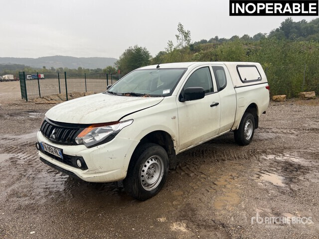 2018 Mitsubishi L200 4x4 Extended Cab (Inoperable) Pickup - شاحنة البيك أب: صورة 2 2018 Mitsubishi L200 4x4 Extended Cab (Inoperable) Pickup - شاحنة البيك أب: صورة 2