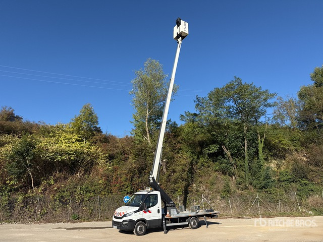 2019 Iveco Daily 2018 Klubb KT48 16 m on 4x2 Cam ... Bucket Truck - منصة محمولة مثبتة على الشاحنة: صورة 3 2019 Iveco Daily 2018 Klubb KT48 16 m on 4x2 Cam ... Bucket Truck - منصة محمولة مثبتة على الشاحنة: صورة 3