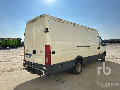 IVECO DAILY 35C12 Vehicule Utilitaire - فان: صورة 3 IVECO DAILY 35C12 Vehicule Utilitaire - فان: صورة 3