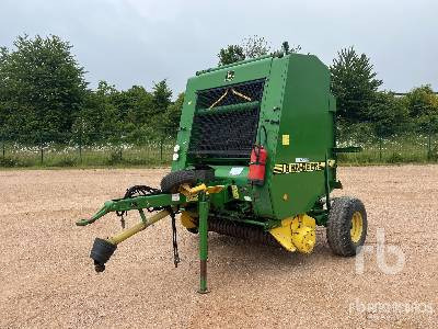 JOHN DEERE 580 Presse A Balles Rondes - آلة بالات دائرية: صورة 1 JOHN DEERE 580 Presse A Balles Rondes - آلة بالات دائرية: صورة 1