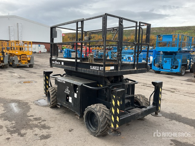 2007 Skyjack SJ6832RT 4x4 Diesel Scissor Lift - مرفاع مقصي: صورة 4 2007 Skyjack SJ6832RT 4x4 Diesel Scissor Lift - مرفاع مقصي: صورة 4