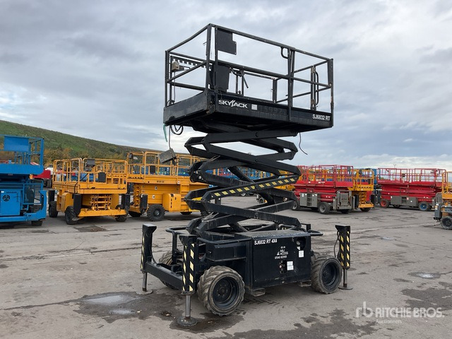 2007 Skyjack SJ6832RT 4x4 Diesel Scissor Lift - مرفاع مقصي: صورة 1 2007 Skyjack SJ6832RT 4x4 Diesel Scissor Lift - مرفاع مقصي: صورة 1