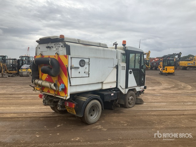 2012 Scarab Sweeper Truck - سياره كنس شوارع: صورة 4 2012 Scarab Sweeper Truck - سياره كنس شوارع: صورة 4
