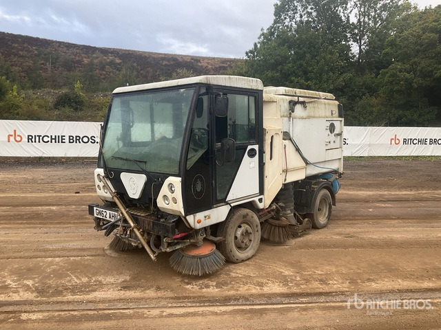 2012 Scarab Sweeper Truck - سياره كنس شوارع: صورة 2 2012 Scarab Sweeper Truck - سياره كنس شوارع: صورة 2