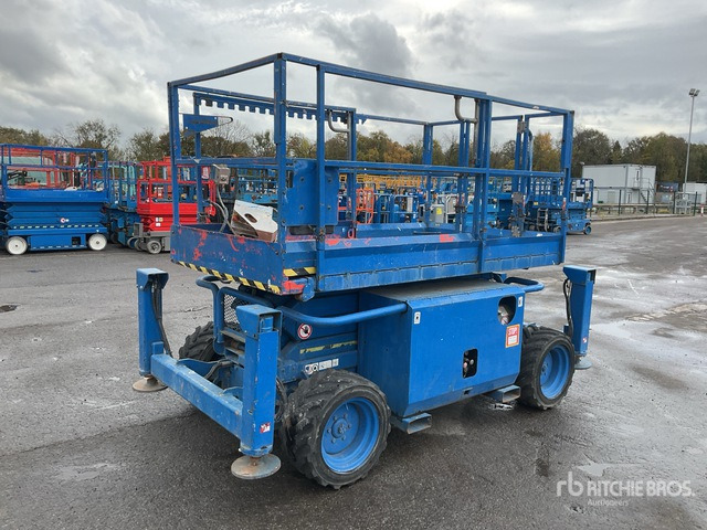 2012 Skyjack SJ6826 RT 4x4 Diesel Scissor Lift - مرفاع مقصي: صورة 4 2012 Skyjack SJ6826 RT 4x4 Diesel Scissor Lift - مرفاع مقصي: صورة 4