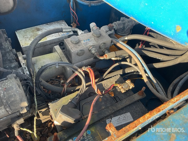 2013 Nifty-Lift HR12NDE 2WD Hybrid Articulating Boom Lift - مرفاع مفصلي: صورة 5 2013 Nifty-Lift HR12NDE 2WD Hybrid Articulating Boom Lift - مرفاع مفصلي: صورة 5