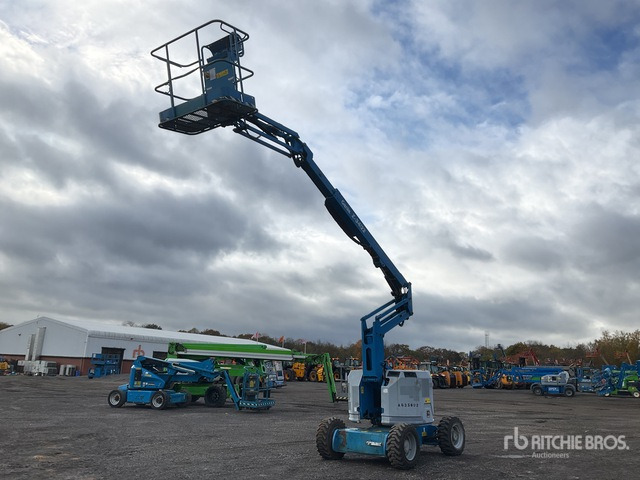 2014 Genie Z34/22 4WD Diesel Articulating Boom Lift - مرفاع مفصلي: صورة 2 2014 Genie Z34/22 4WD Diesel Articulating Boom Lift - مرفاع مفصلي: صورة 2
