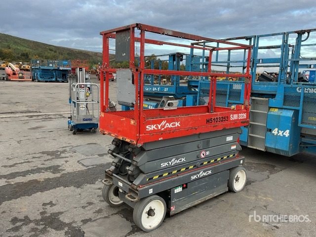 2014 Skyjack SJlll3226 Electric Scissor Lift - مرفاع مقصي: صورة 2 2014 Skyjack SJlll3226 Electric Scissor Lift - مرفاع مقصي: صورة 2