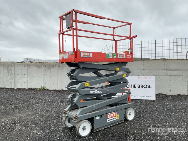 2015 Skyjack SJ 3226 2015 Skyjack SJ3226 Scissor Lift Scissor Lift - مرفاع مقصي: صورة 2 2015 Skyjack SJ 3226 2015 Skyjack SJ3226 Scissor Lift Scissor Lift - مرفاع مقصي: صورة 2