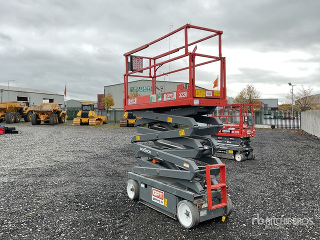 2015 Skyjack SJ 3226 2015 Skyjack SJ3226 Scissor Lift Scissor Lift - مرفاع مقصي: صورة 3 2015 Skyjack SJ 3226 2015 Skyjack SJ3226 Scissor Lift Scissor Lift - مرفاع مقصي: صورة 3